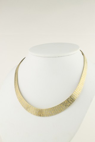 An 18ct 3 colour yellow gold smooth link necklace, 86 grams