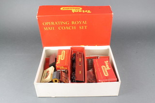 A Triang R23 Operating Royal Mail coach set, boxed 