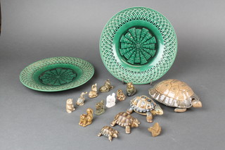 A Wade tortoise box 7", 2 others and 11 Whimsies together with 2 green glazed lattice plates