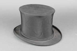 A gentleman's Lincoln Bennett & Co. folding opera hat