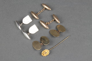 2 pairs of 9ct gold cufflinks, a pair of silver ditto and a 15ct gold tie pin, 8 grams
