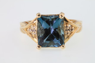 A 14ct gem set ring, size P