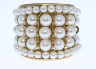A gold pearl set dress ring, approx 14 grams gross, size O