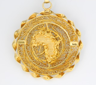 A high carat filigree gold pendant, 16 grams