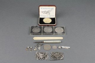 A pair of pearl earrings, commemorative coins and minor jewellery etc
