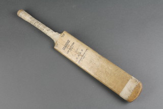 Of cricketing interest, a Gradidge Len Hutton Autograph willow cricket bat, bearing numerous signatures of the Australian touring team 1953, 17" 