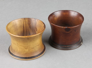 An 18th/19th Century turned wooden salts/die shakers 1"
