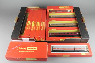 4 Triang Hornby R.228 Pullman first class carriages, 7 other carriages a Triang R74 coach breakdown crew coach, an R226 Southern Utility van, 3 freight coaches, a Hornby R420 operating Royal Mail coach set, all boxed