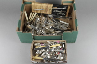 A quantity of minor plated cutlery