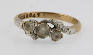 A 9ct gold gem set ring, size O
