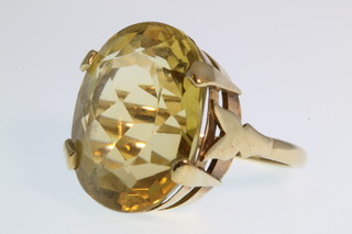 A 9ct gold quartz set dress ring, size I 