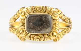 A 19th Century 18ct gold in memorium ring, size V