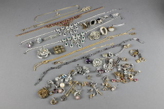 A quantity of paste and other costume jewellery
