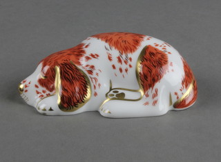 A Royal Crown Derby Imari pattern puppy paperweight, boxed 2 1/2" 