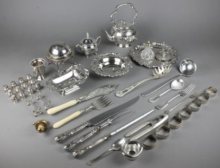 An Edwardian plated tea kettle and minor silver plated items
