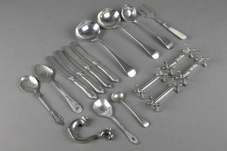 2 pairs of silver plated knife rests and minor plated items