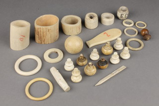 An ivory billiard ball, minor bone and ivory items 