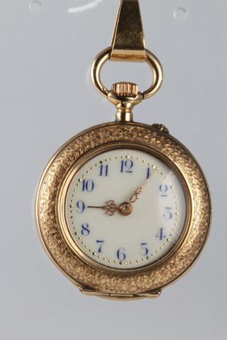 An Edwardian 14ct gold lady's fob watch with enamelled floral back 