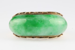 A gentleman's 14ct gold jade ring, size O, 10 grams