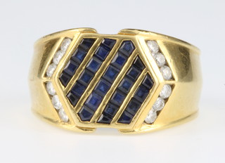 A gentleman's 18ct gold sapphire and diamond ring, 10 grams, size W