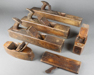 3 wooden jack planes, 2 smoothing planes and a moulding plane 