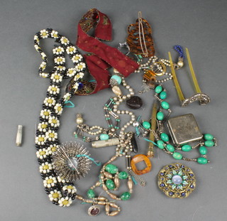 Minor costume jewellery