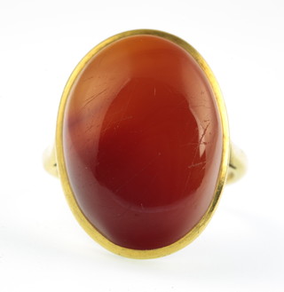 An 18ct gold Cornelian set dress ring size L