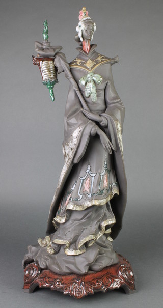 A Lladro figure of a Japanese lady on a raised scroll base 2341 22 1/2" 