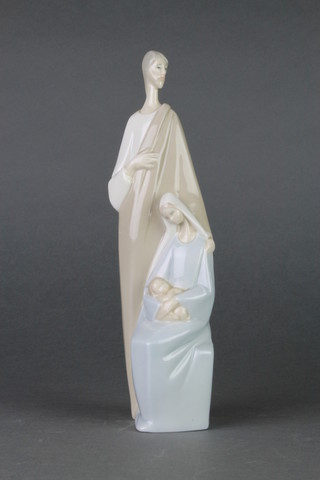 A Lladro figure of Joseph, Mary and Jesus 8 1/2" 