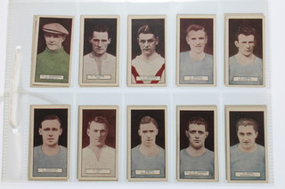 Cigarette cards, J A Pattreiouex, Footballers, Series A, caption in blue 1928, a set of 50 