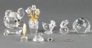 A Swarovski crystal figure of a seated mouse 2", 6 other Swarovski items 