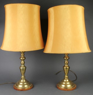 A pair of brass metal table lamps 19" 