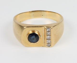 A gentleman's 18ct yellow gold sapphire and diamond dress ring, size Q, 6 grams