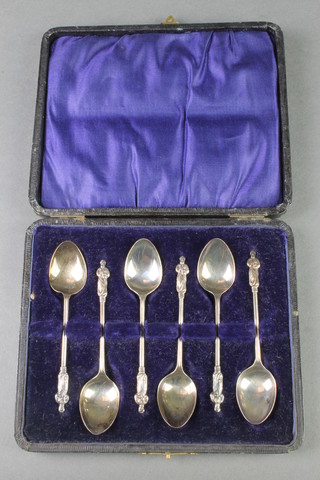 A cased set of 6 silver apostle teaspoons, Birmingham 1918, 38 grams 