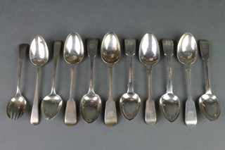 A quantity of silver teaspoons, 242 grams