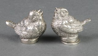 A pair of foreign cast condiments in the form of birds 1" 