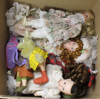 6 various Shelly dolls, an Eden figure of a rabbit, other fabric figures and dolls etc