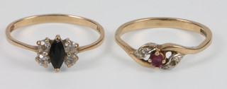 2 9ct gold gem set rings, size L 1/2 and I 1/2