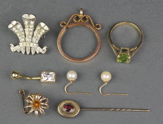 Minor gold jewellery etc 