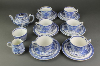 A Copeland Spode Burns pattern tea set comprising teapot, milk jug, sugar bowl, 6 tea cups, 6 saucers and 6 sandwich plates