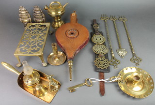 A pierced brass footman, a brass Hookah, a pair of elm and brass bellows, 3 brass toasting forks etc 