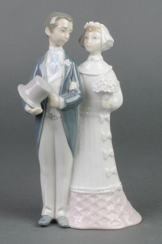 A Lladro couple - Bride and Groom 4008 8" 