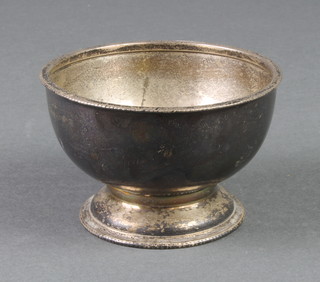 A silver pedestal bowl, Birmingham 1932, 96 grams