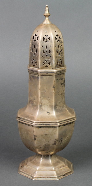 An octagonal silver sugar shaker of Queen Anne design, Sheffield 1913, 266 grams
