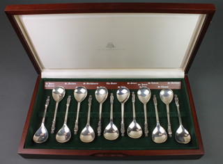 13 silver apostle spoons, Birmingham 1979, 448 grams, boxed