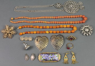 A hardstone bead necklace and minor jewellery