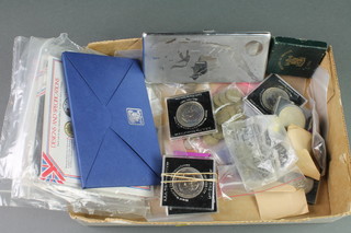 A 1982 proof coin set, minor uncirculated sets and loose coins 