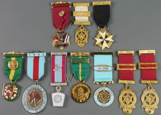 Minor modern gilt Masonic jewels