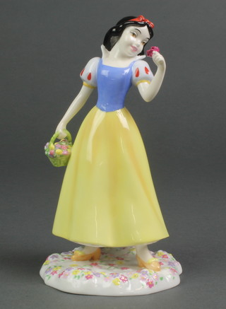 A Royal Doulton figure - Disney Princesses Snow White DP5 6 1/2" 