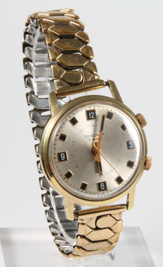 A 1970's gold plated Sekonda mechanical alarm watch on a ditto bracelet 